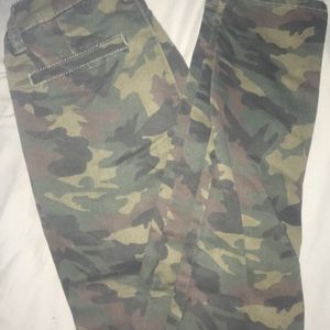 🎂 Camo Print Jeans